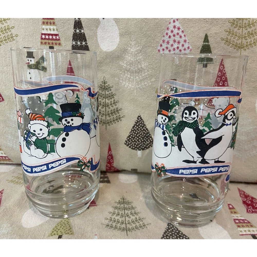 Vintage Pepsi Christmas holiday polar bear penguin glasses